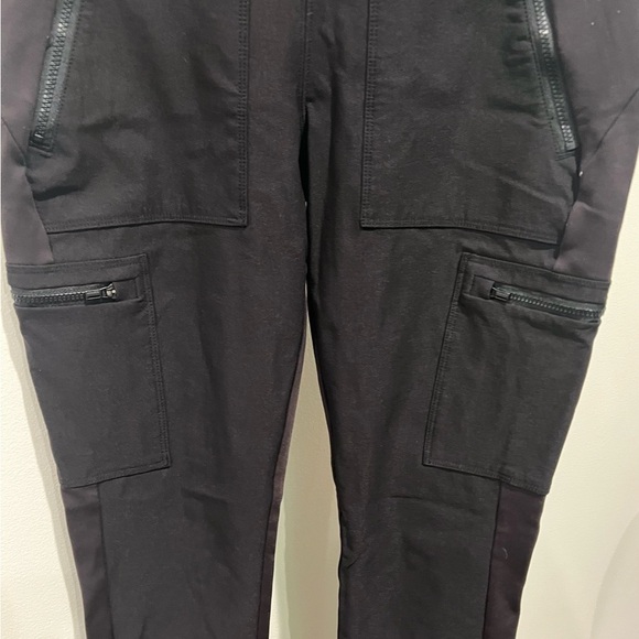 Athleta Headlands Hybrid High Rise Women’s Black Activewear Cargo Pants Size 2 - Picture 7 of 13